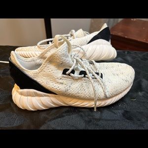 Ladies Adidas ortholight tennis shoes tubular size 6 sneakers.